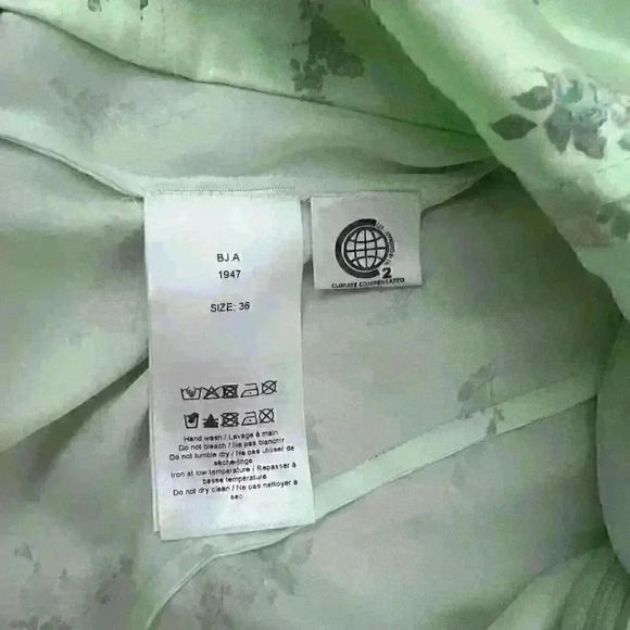 Ganni Silk blouse - Excellent condition  Green, Silk  Size - 36 FR - US 4 - Picture 6 of 8